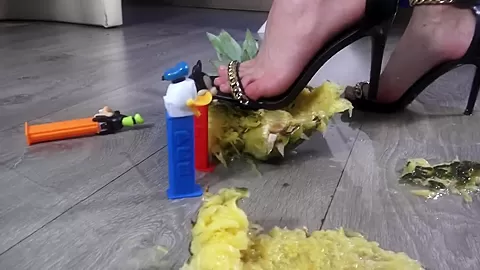 Dont Play With The Food Sadistic teen 18+ Crush Fun - SoloAustria