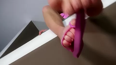 Brat Kitty Smoking Dangling Bikini Fetish Flip Flop Fetish Selfie Fetish - SoloAustria
