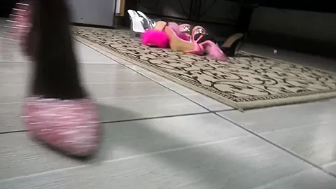 Ebony Princess Shoe Play - SoloAustria