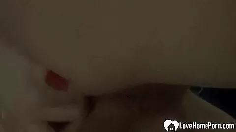 Amateur chick records herself while showing her body
