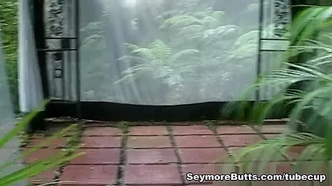 Seymore Has His Dick Blown In The Lovely Outdoors