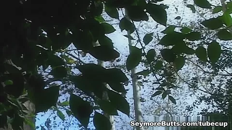 Seymore Has His Dick Blown In The Lovely Outdoors