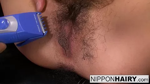 Asian Gets Her Hairy Pussy Shaved - NipponHairy