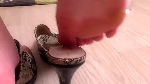 Cum In My Heels Handjob I Want To Feel That Sticky Feeling On My Heels And Soles - FemdomSex