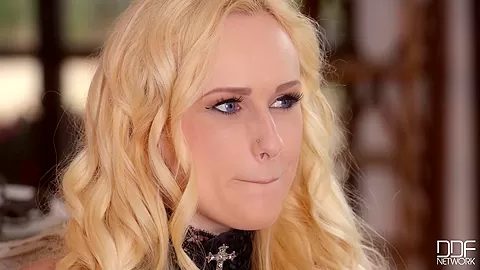 Chat with an Angel - PornWorld