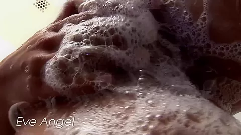 Wet and Horny - PornWorld