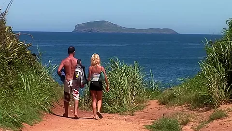 Blond Girl Enjoy Threesome At Beach - FemdomSex