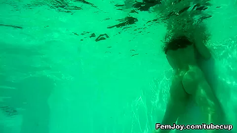 ARIEL - Pool Fun