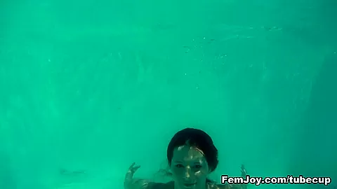 ARIEL - Pool Fun
