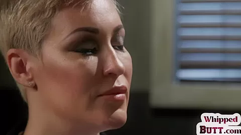 Bigass lezdom strapon fucking sub butt in erotic couple
