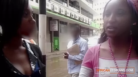 Convincing lesbian hippie in public to eat pussy on first date