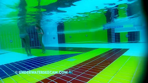 These Two Arab Beauties Are Practicing Swimming