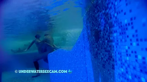 They Fuck In The Whole Pool And Show How It's Done