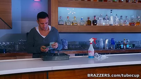 Milfs Like it Big: Jewels and the Gang