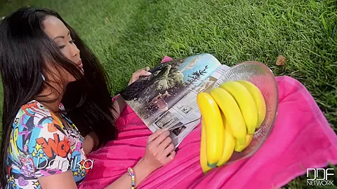 Undercover Banana - PornWorld