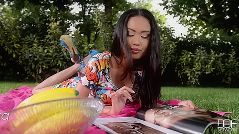 Undercover Banana - PornWorld