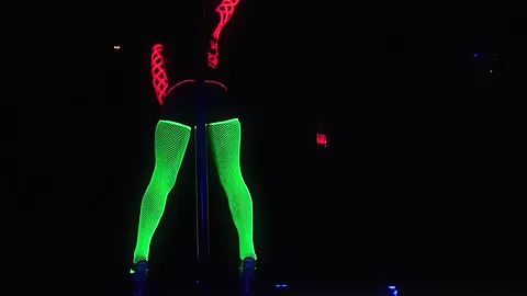 Big Butts Like It Big: Private Dancer Double Penetration