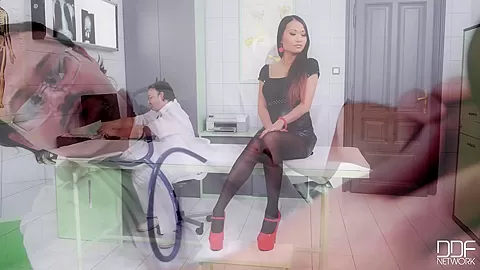 The Patient wore Pantyhose - PornWorld