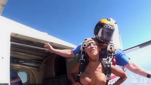 BADASS, Members Exclusive: dive