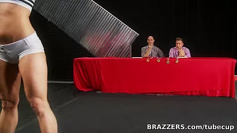 Big Tits In Sports: Miss Titness America