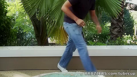 Baby Got Boobs: Breaking it Off with a Bang