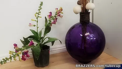Shes Gonna Squirt: Guru Gushing