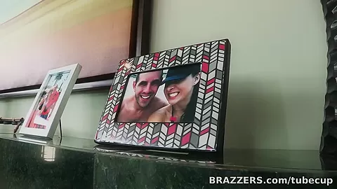 Baby Got Boobs: Thick as Thieves