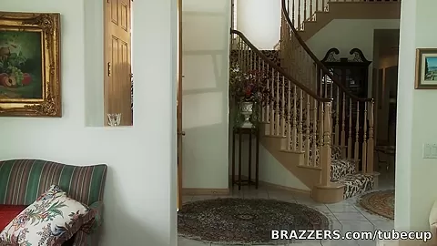 teens 18+ Like It Big: Fuck Me Hard, Bodyguard