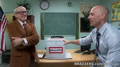 Big Tits at School: Fucking For School President!