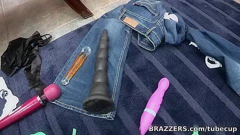 Shes Gonna Squirt: House Arrest Anal Fest