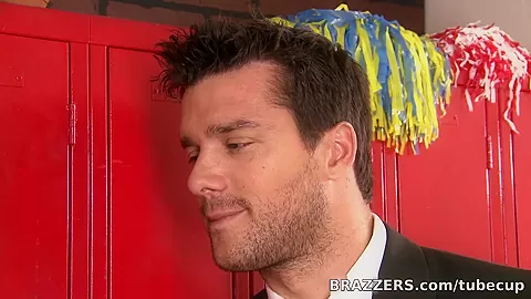 Big Tits In Sports: Shake his Dick