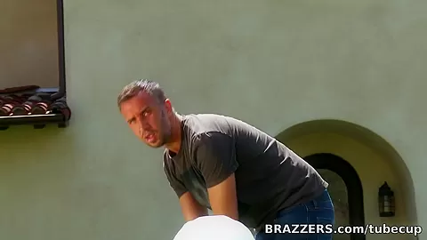 Big Tits In Sports: The Croquet Lay