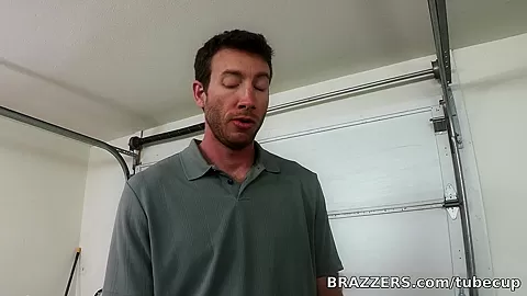 Big Tits In Uniform: Undercover Titties