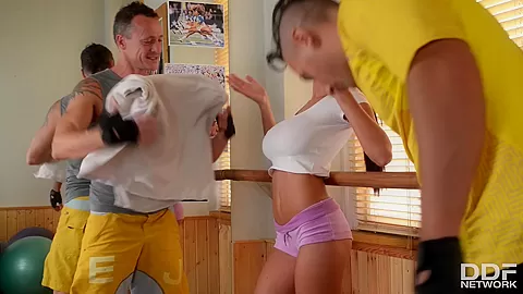 Breasty Blowjob Expert - PornWorld