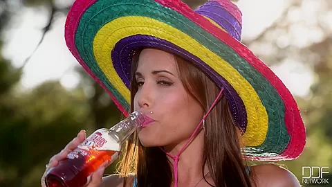 Bottle for her Butthole - PornWorld