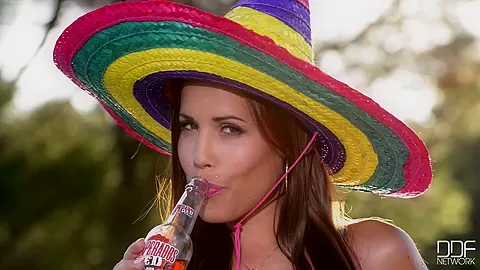 Bottle for her Butthole - PornWorld