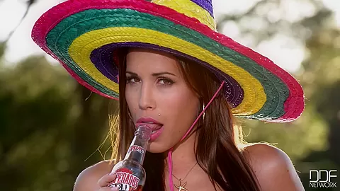 Bottle for her Butthole - PornWorld