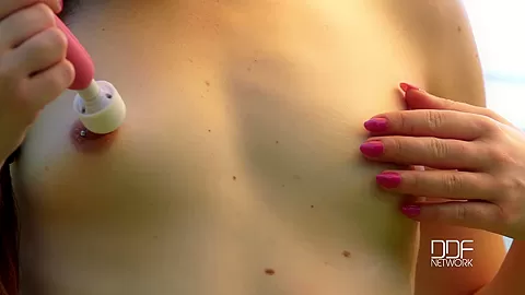 Barefeet Latina Lovely Spreads Pink for Vibrator Orgasms - PornWorld