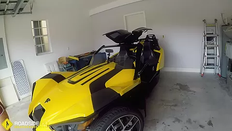 Roadside - cheating gf fucks her mechanic for cash
