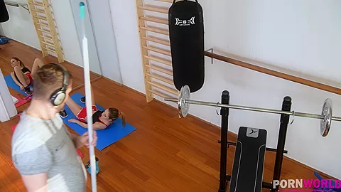 Hardcore Gym Sex Sesh - PornWorld