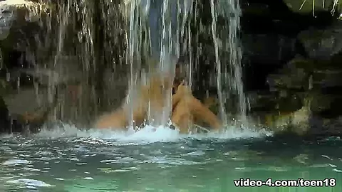 Britney Pierce & Cheyenne Cooper Video