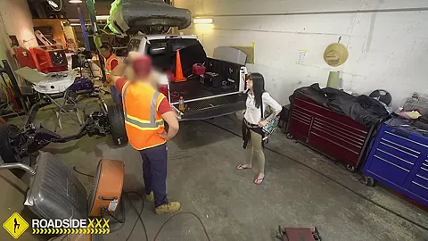 Roadside - Isabel Moon POV blowjob on a truck