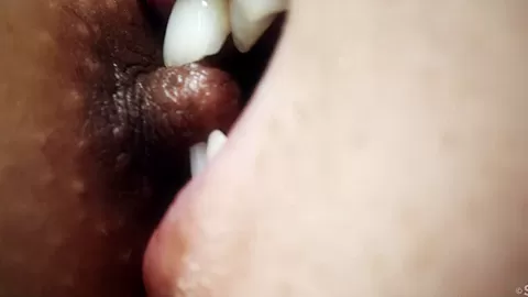 Close Up 2 - Linda Sweet & Luna C - SexArt