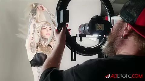 Behind the scenes with tattooed bombshell Amber Luke