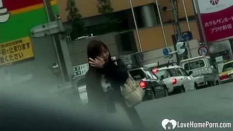 Cute gets her pussy pleasured nicely