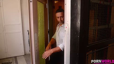 Detective Double Penetration - Stunner Banged in Twat And Ass - PornWorld