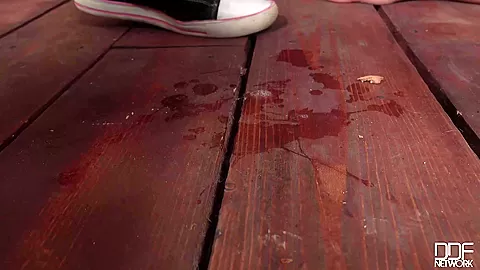 Delicious Pizza Topping - Delivery Girl Wants Cum in Mouth - PornWorld