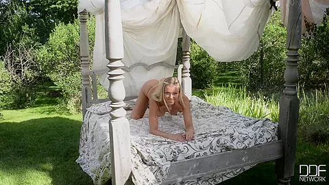 Cum Here Quick Honey - PornWorld