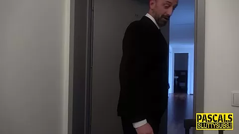 Dominated sub squirts