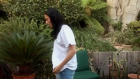 Little Mutt Video: Kira Kane - Behind the Scenes